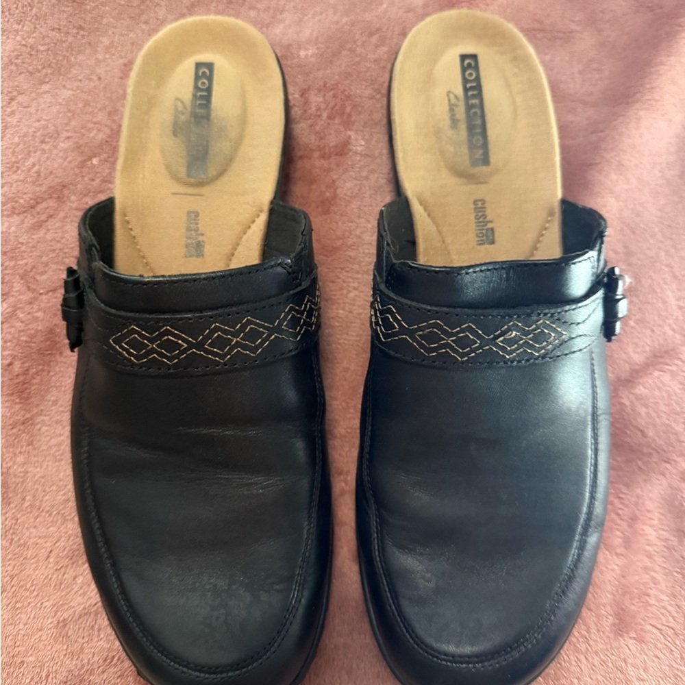 Clarks Black Leather Slip-On Mules with Decorative Stitching